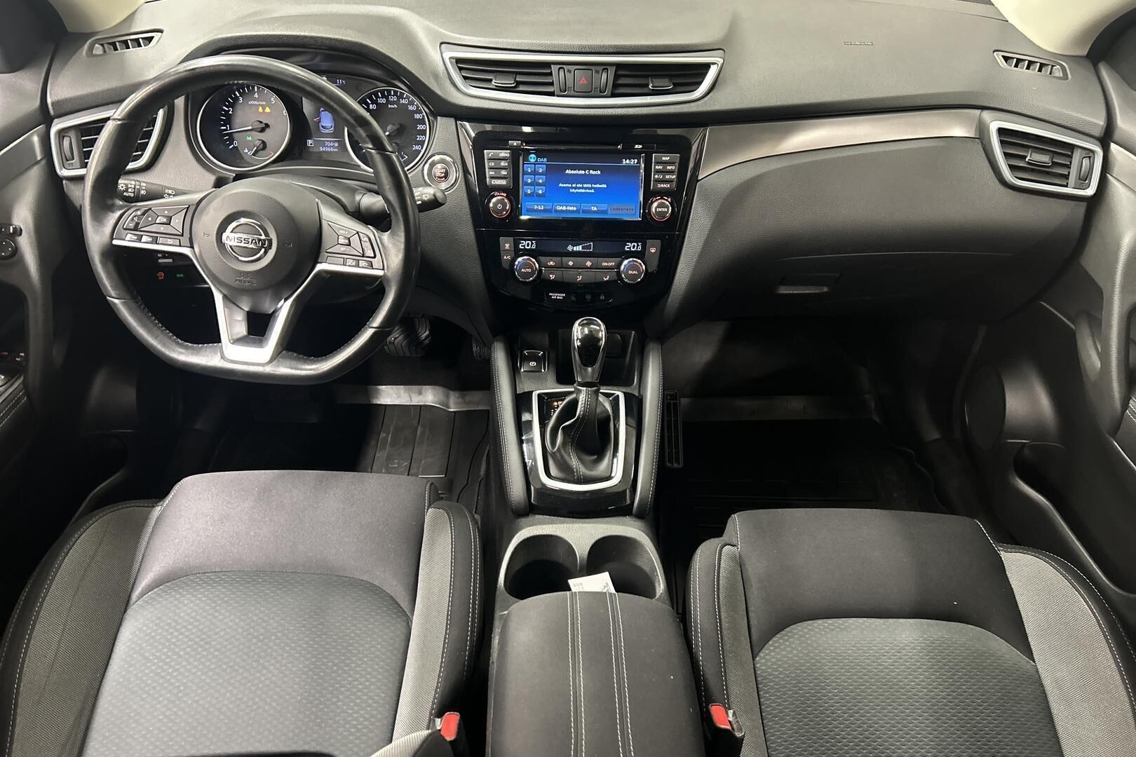 Nissan Qashqai iso kuva 9