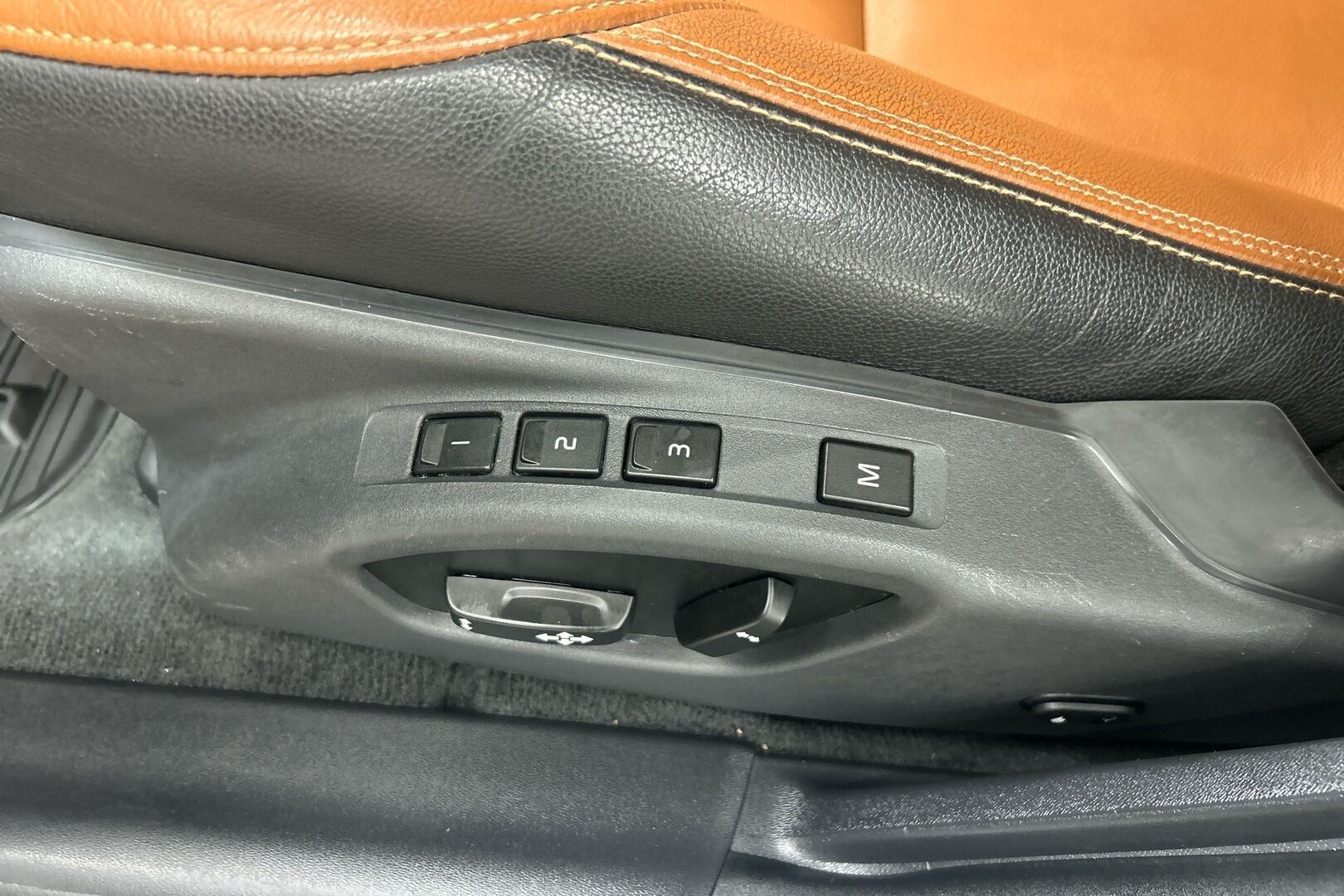 Volvo V60 iso kuva 9