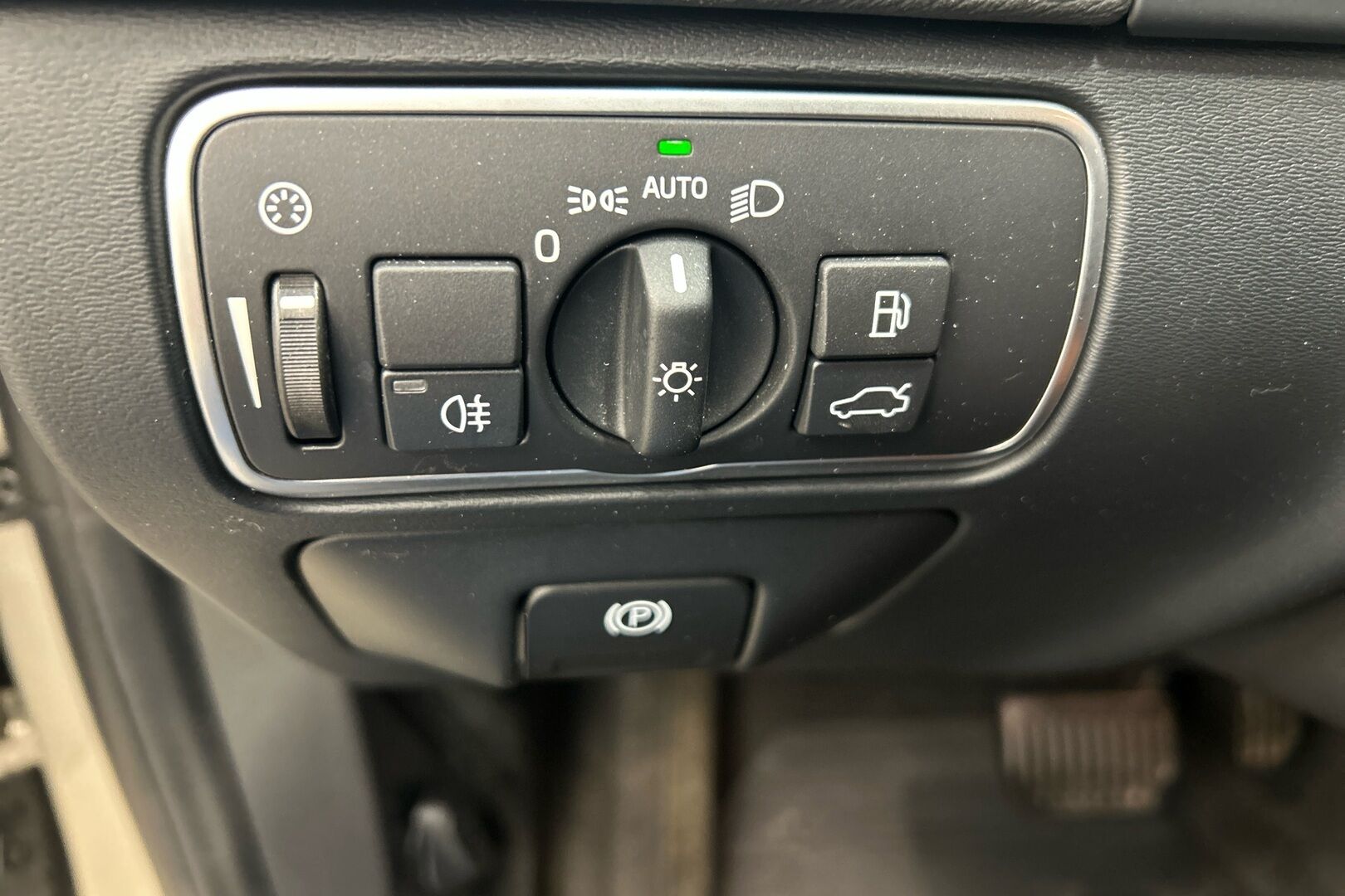 Volvo V60 iso kuva 10