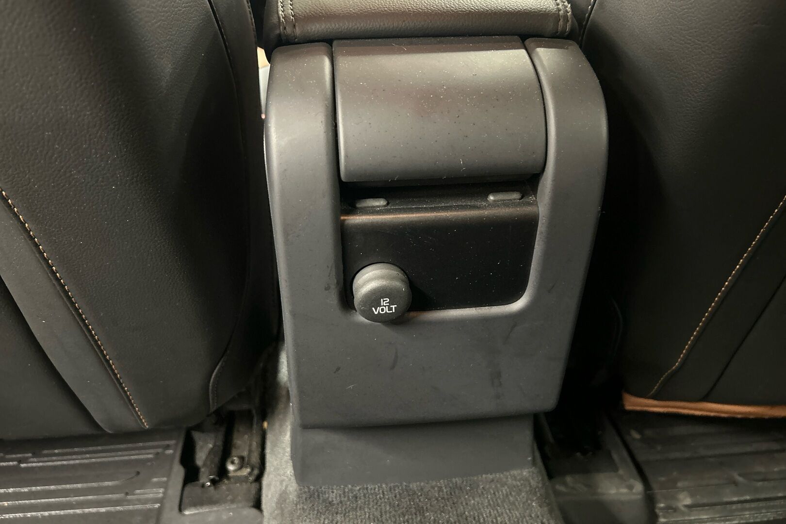 Volvo V60 iso kuva 16