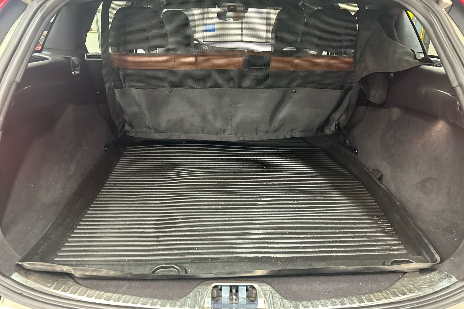 Volvo V60 iso kuva 6