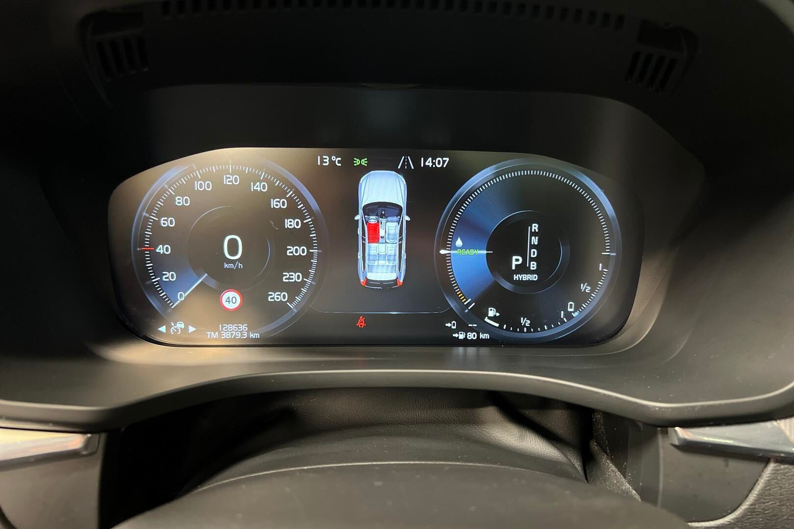 Volvo XC60 iso kuva 12