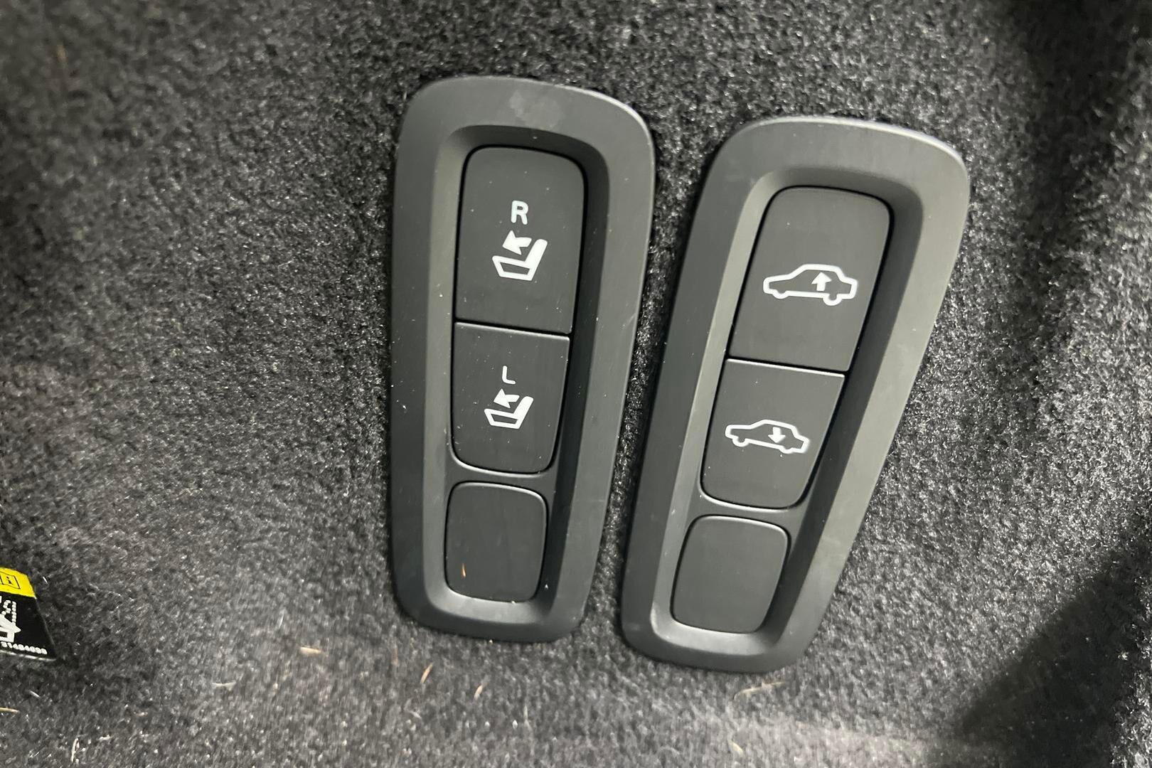 Volvo XC60 iso kuva 19