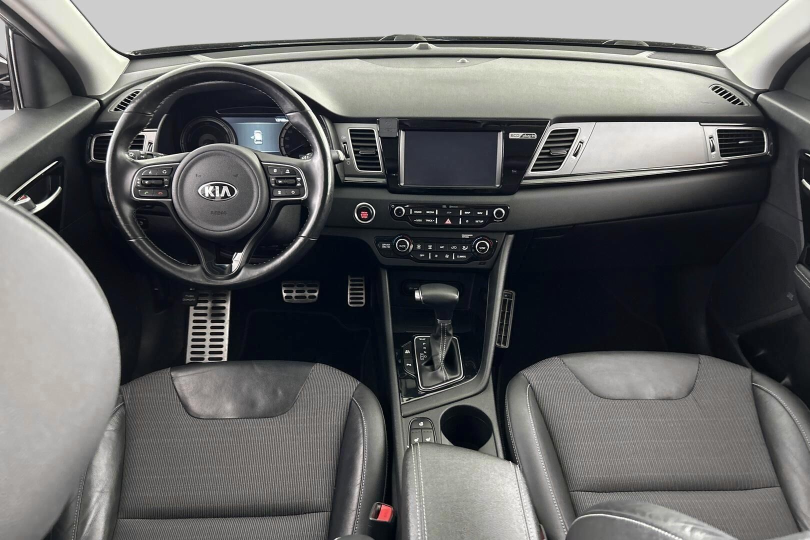 Kia Niro iso kuva 10