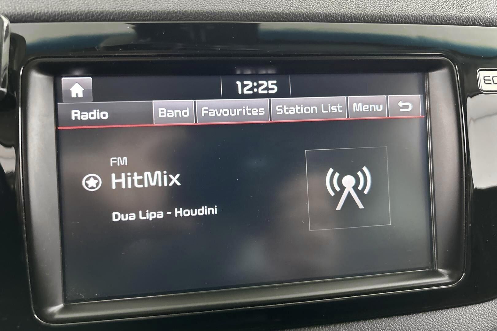Kia Niro iso kuva 16