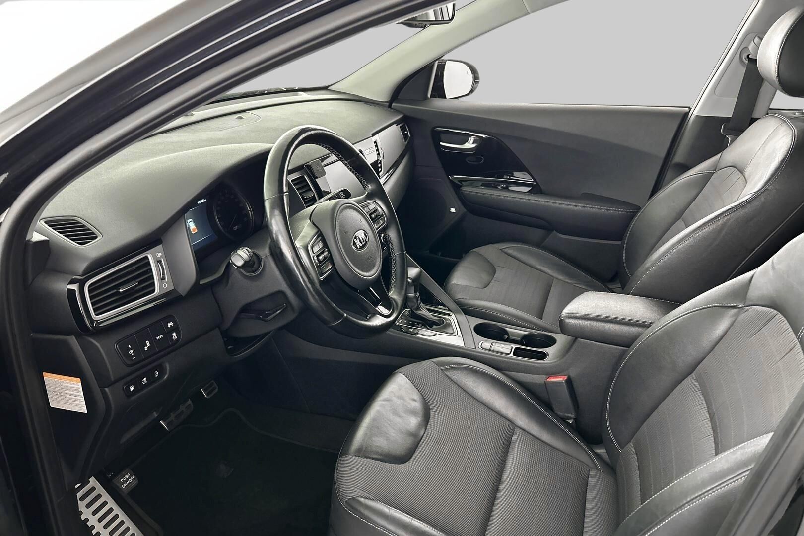 Kia Niro iso kuva 8