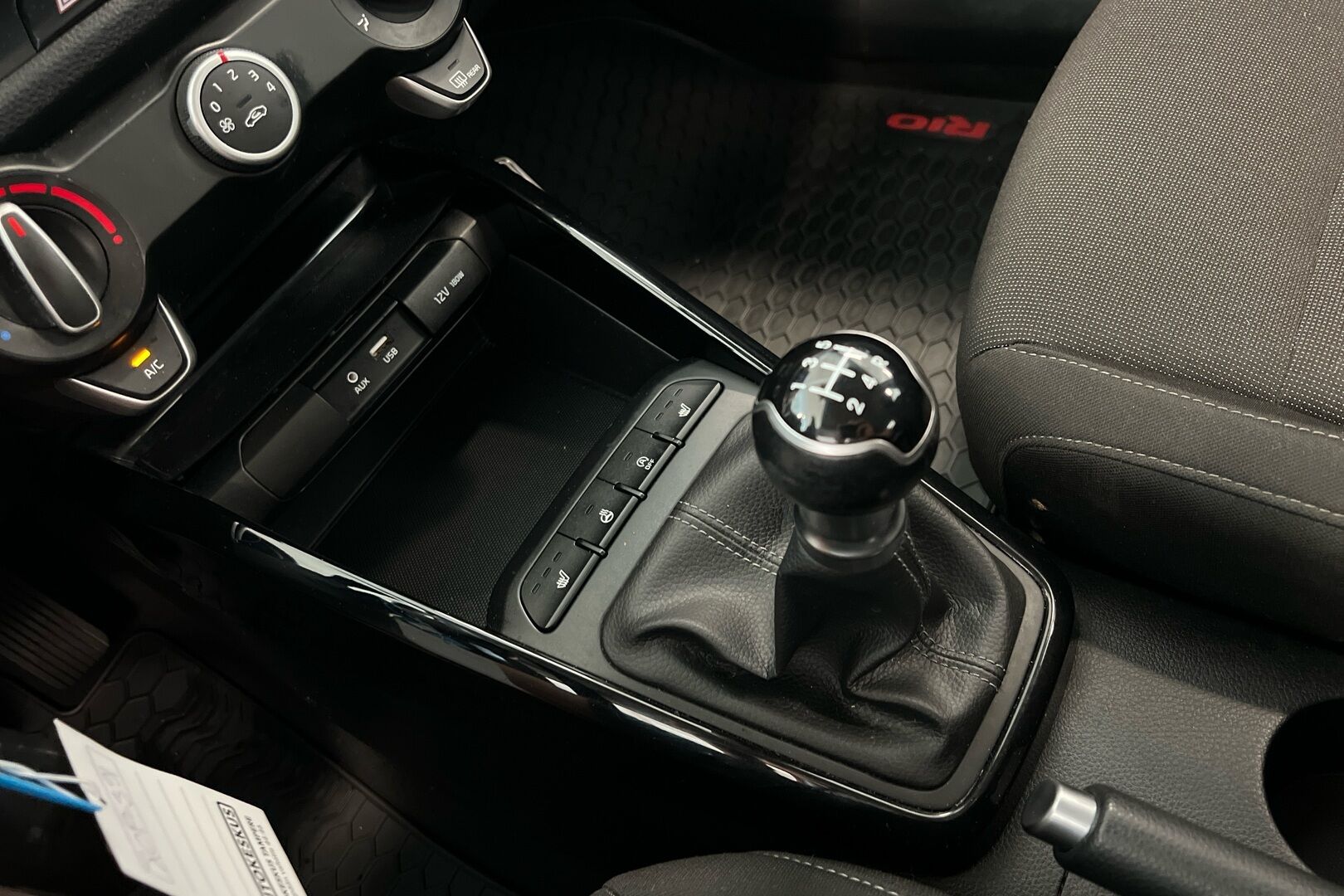 Kia Rio iso kuva 20