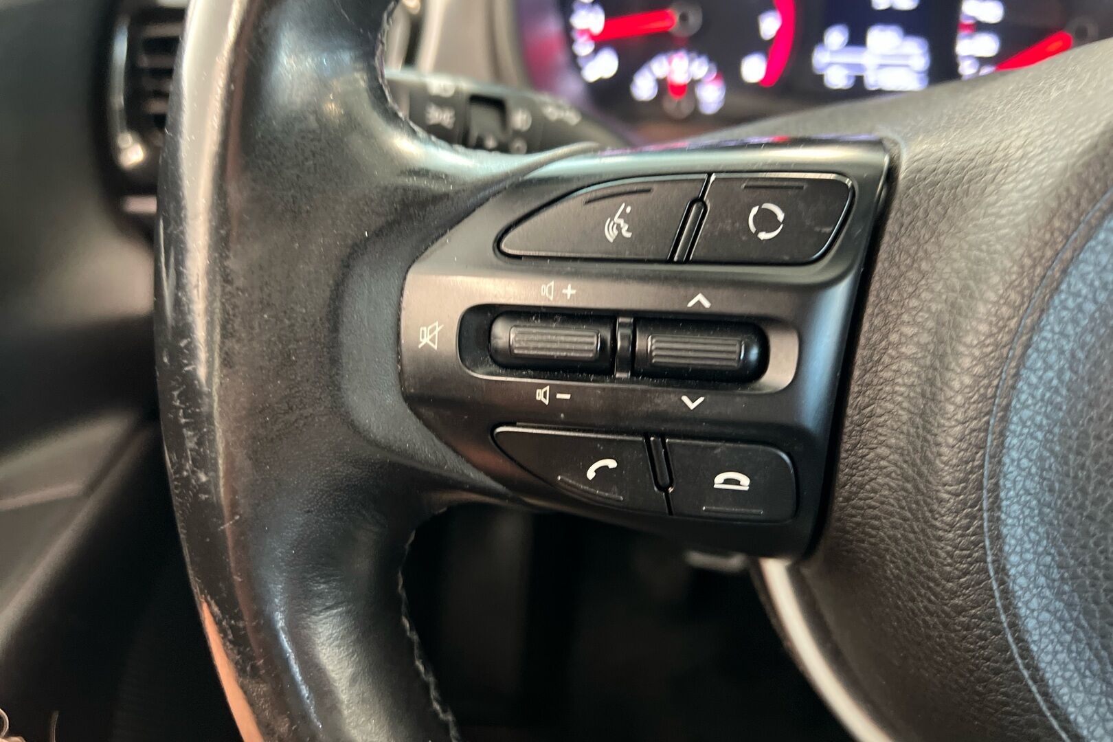 Kia Rio iso kuva 13