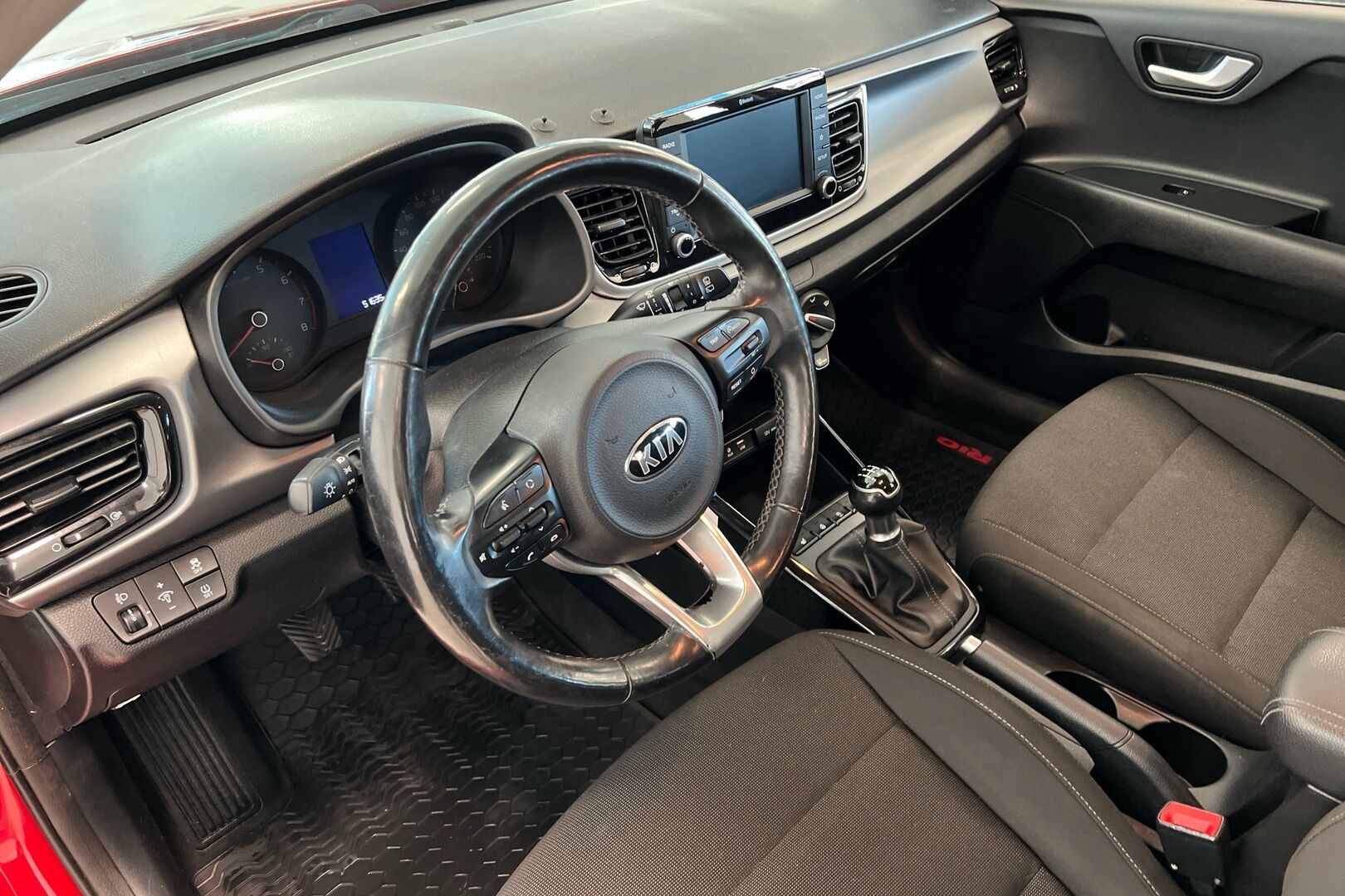 Kia Rio iso kuva 6