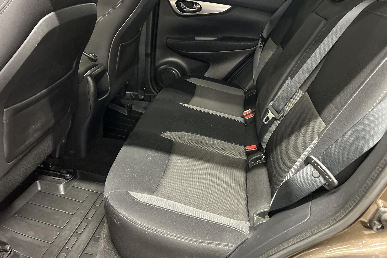 Nissan Qashqai iso kuva 9