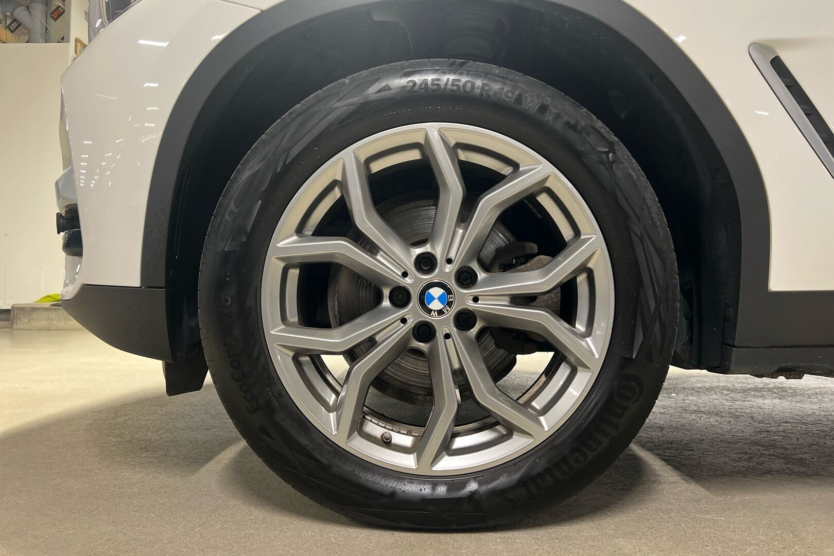 BMW X3 iso kuva 16