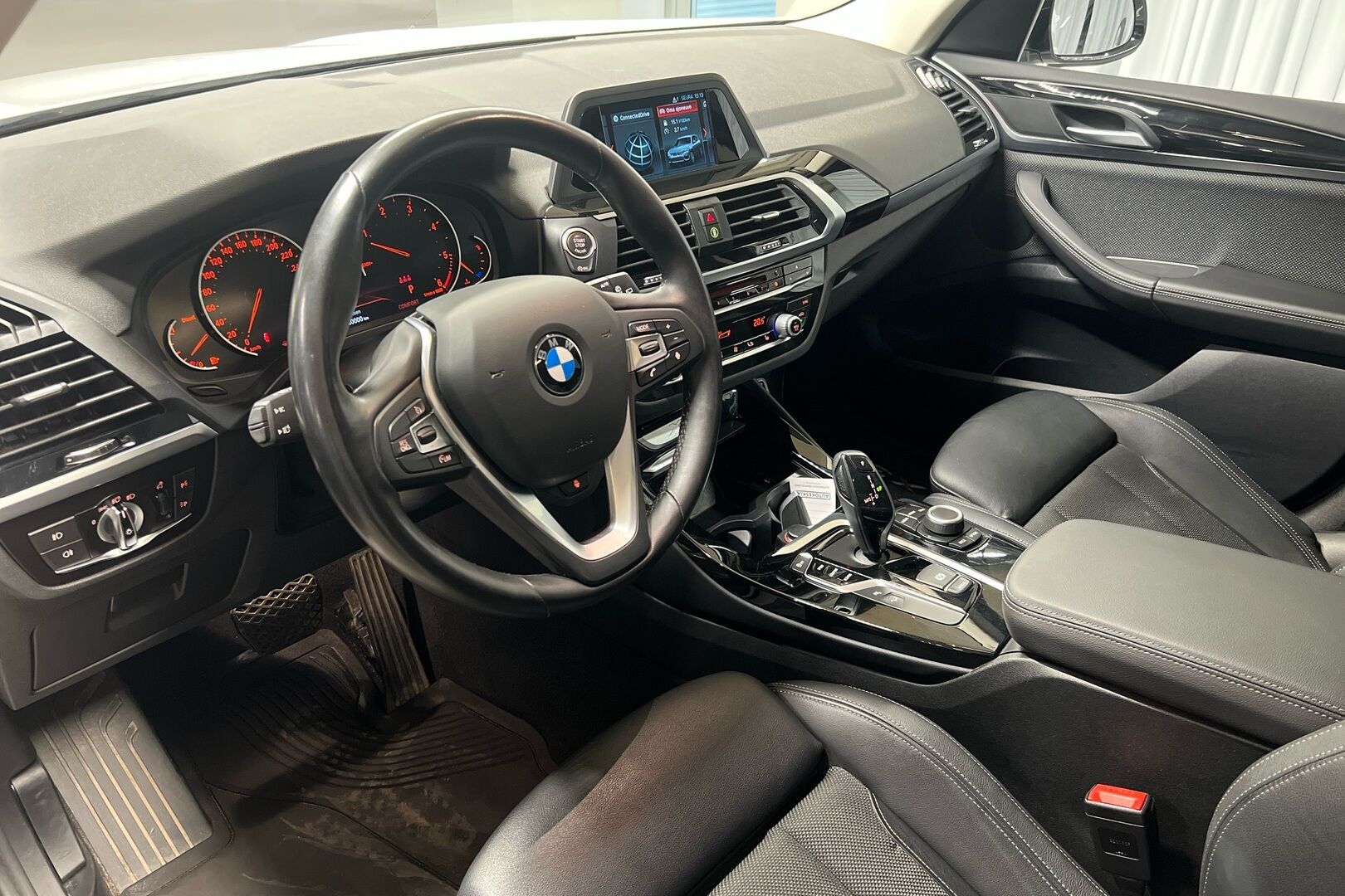 BMW X3 iso kuva 7