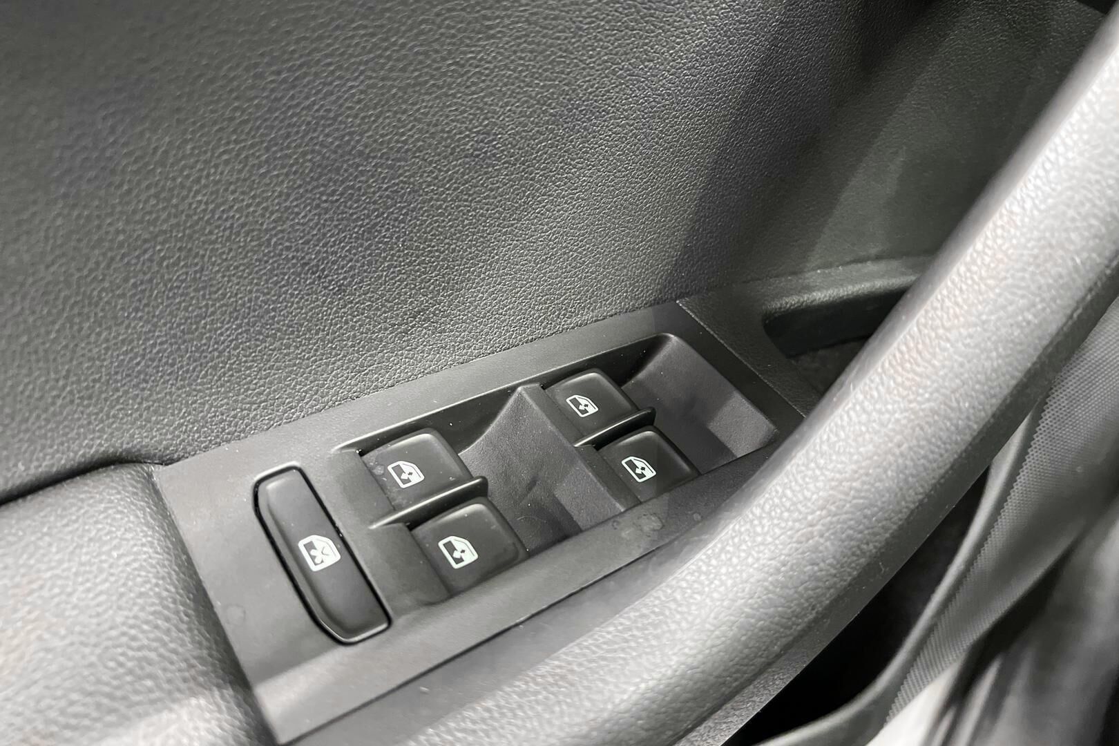 Skoda Octavia iso kuva 23