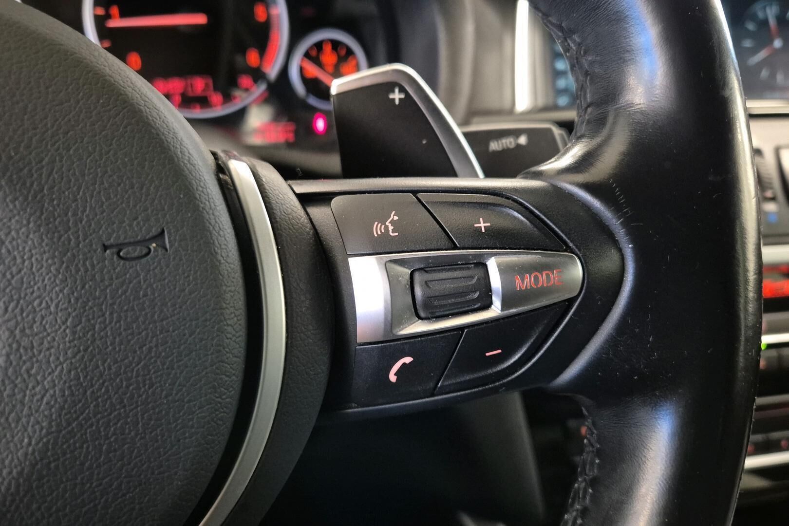 BMW X4 iso kuva 17