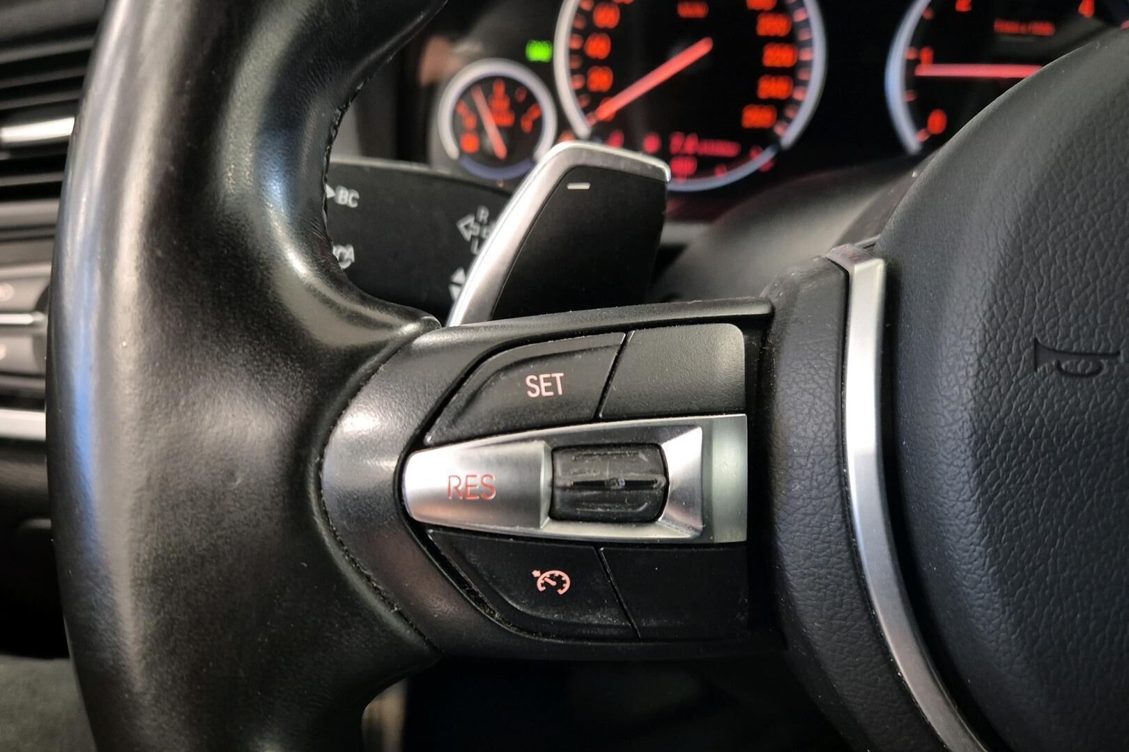 BMW X4 iso kuva 18