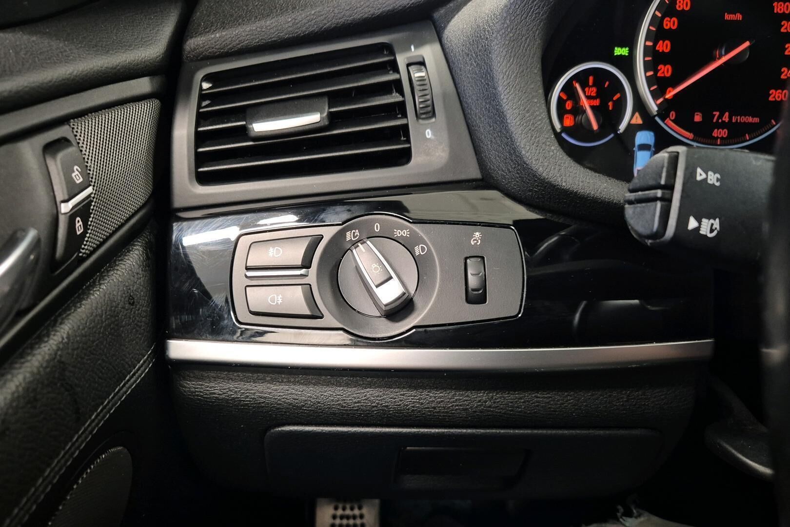 BMW X4 iso kuva 20