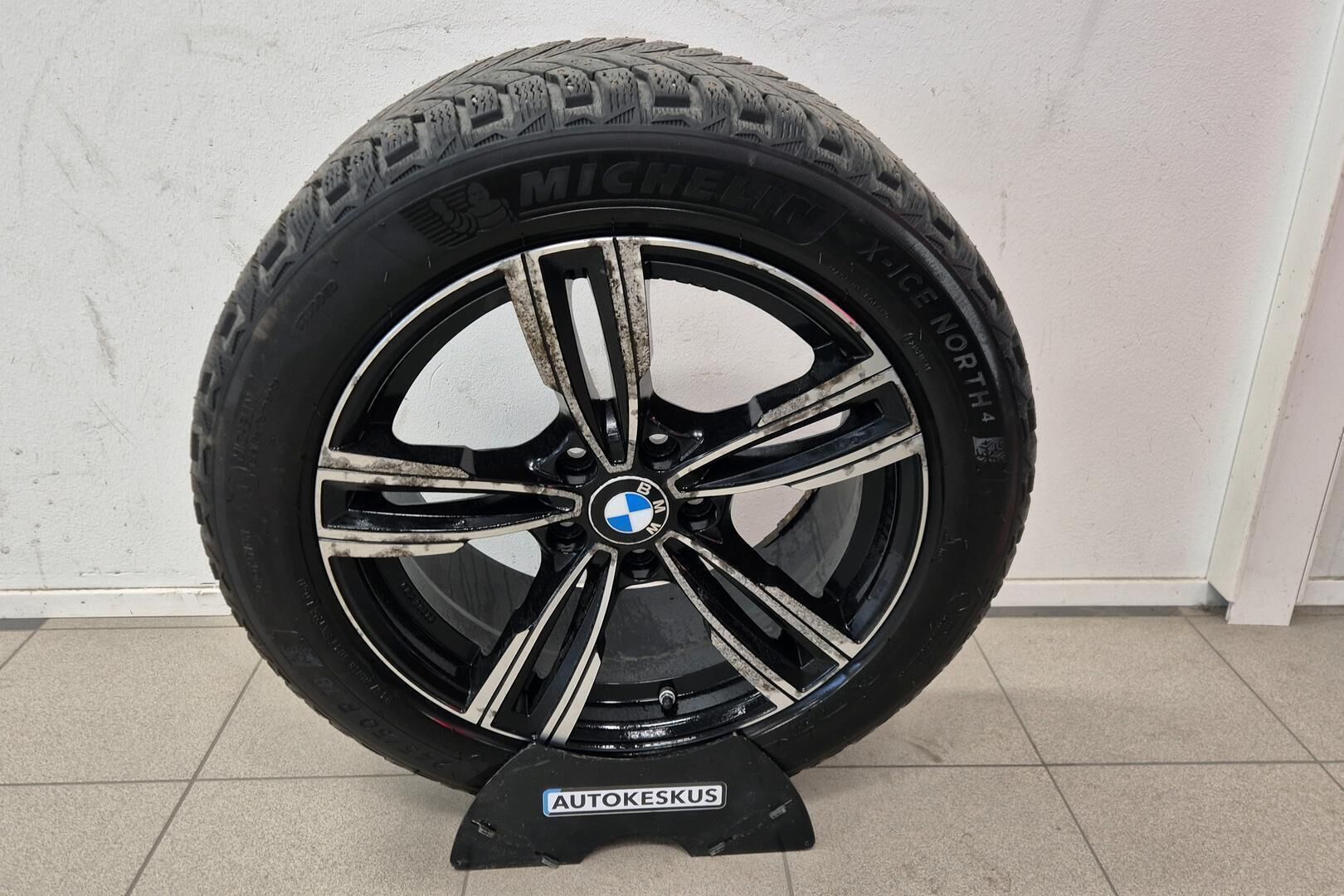 BMW X4 iso kuva 25