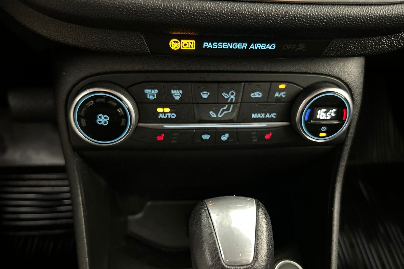 Ford Fiesta iso kuva 18