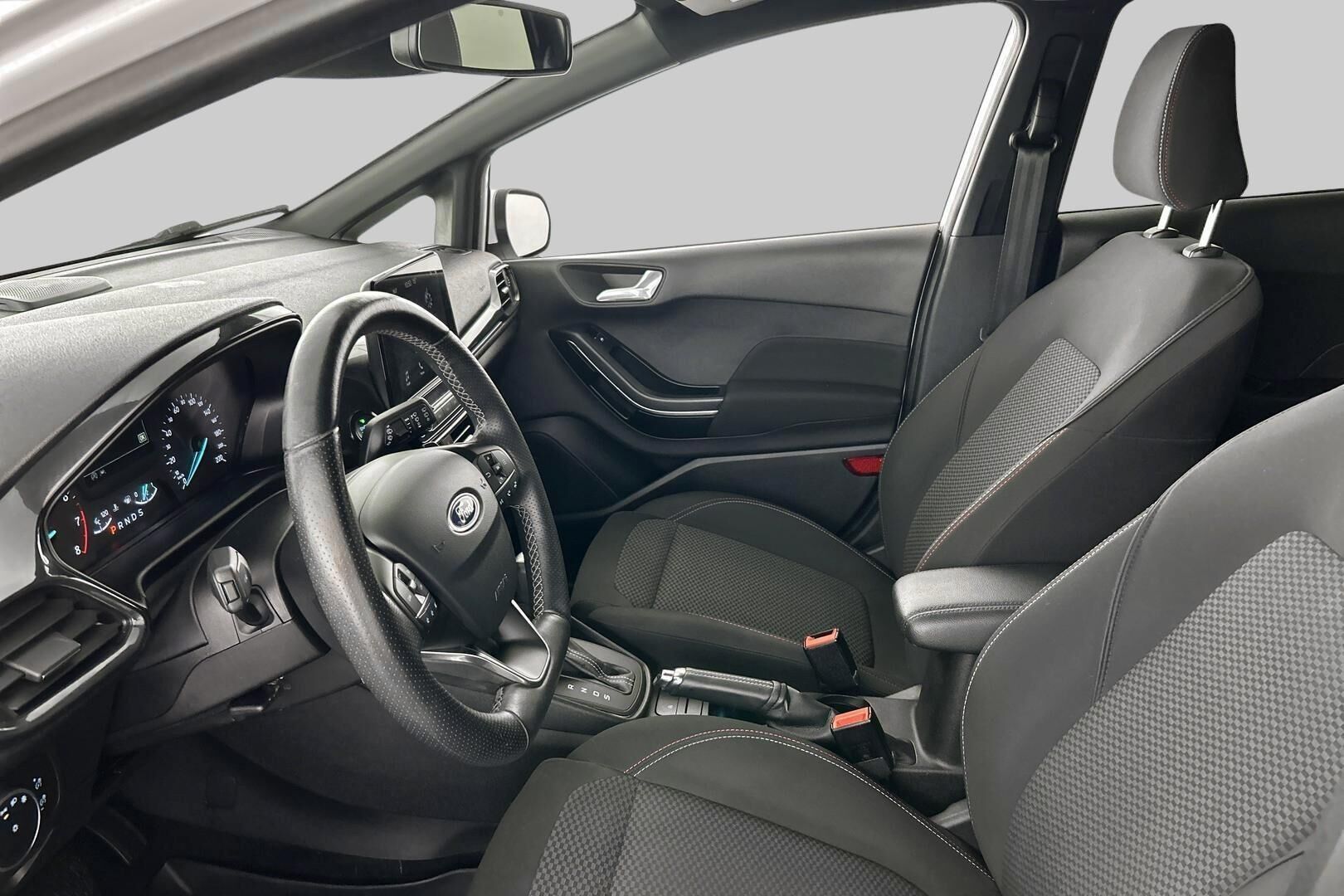 Ford Fiesta iso kuva 9