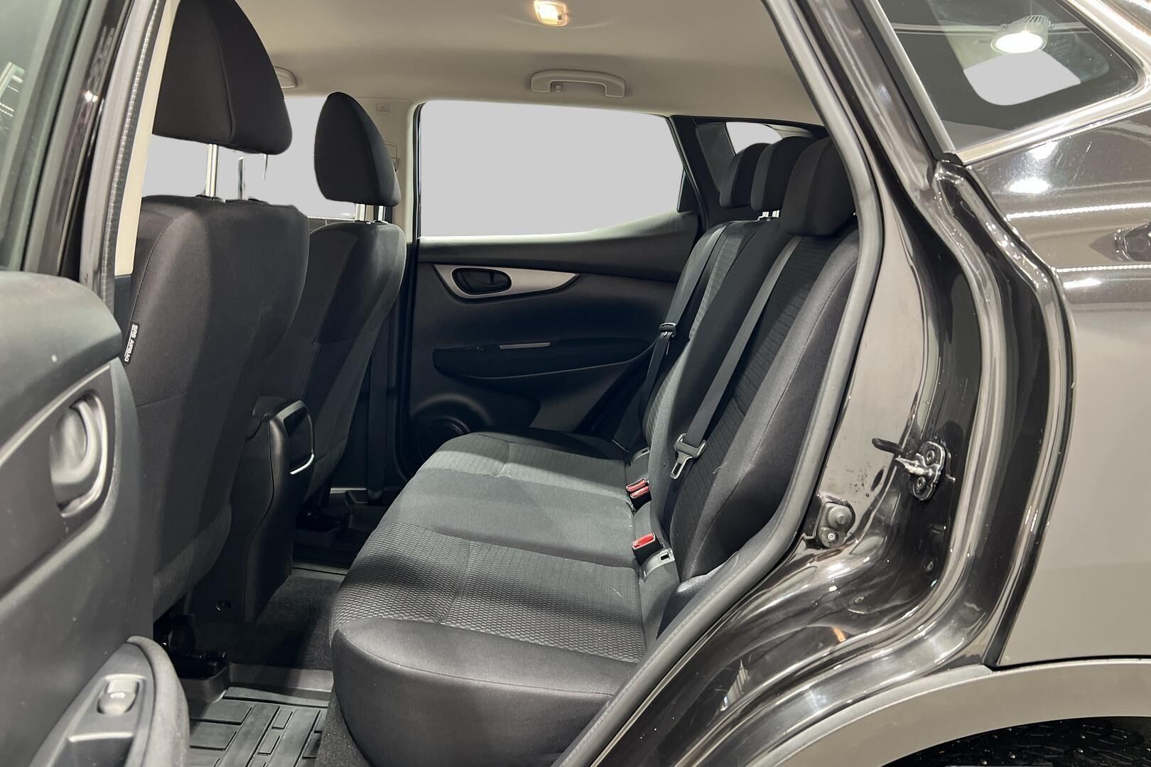 Nissan Qashqai iso kuva 10