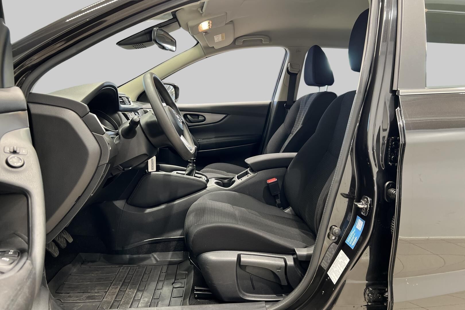Nissan Qashqai iso kuva 9