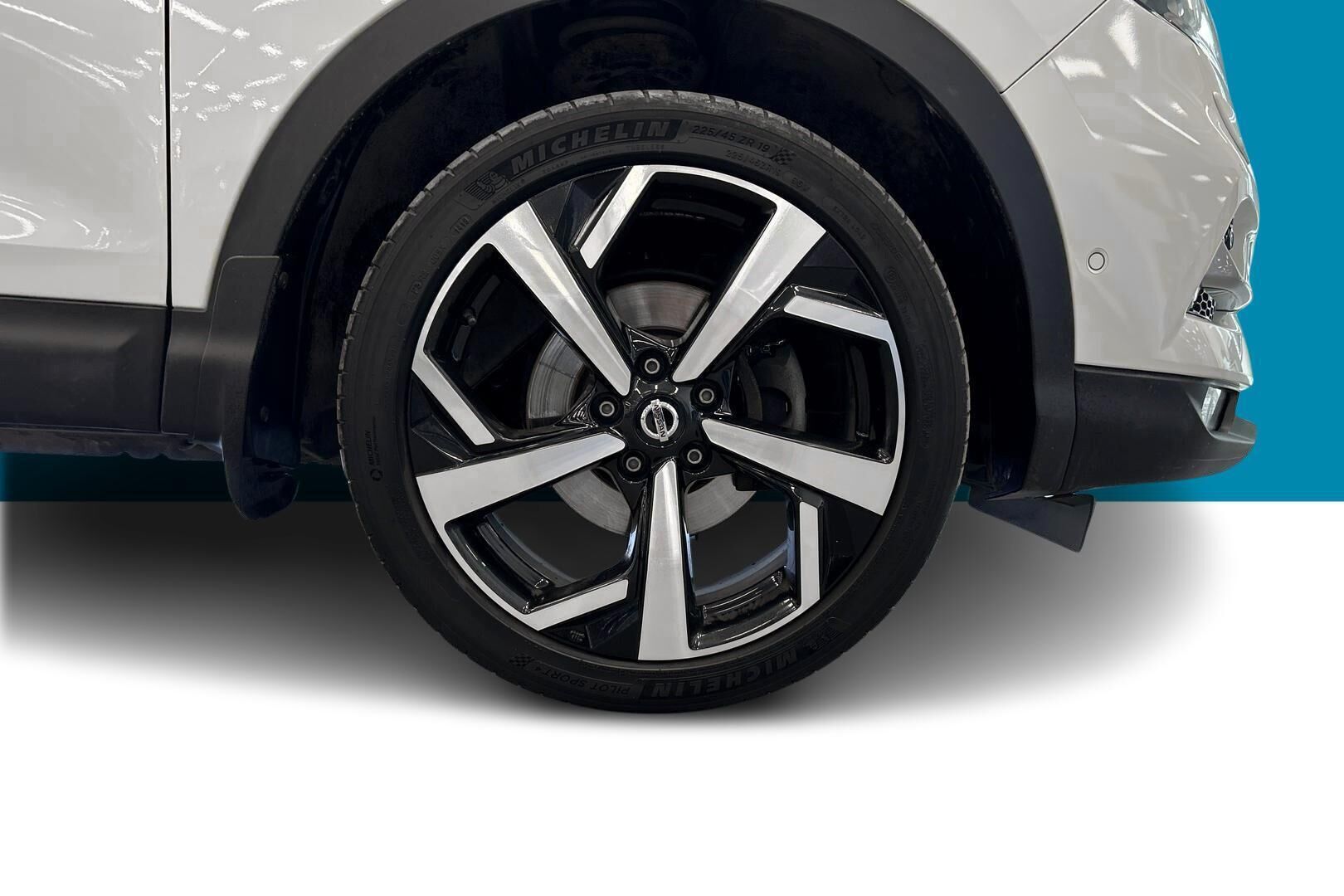 Nissan Qashqai iso kuva 13