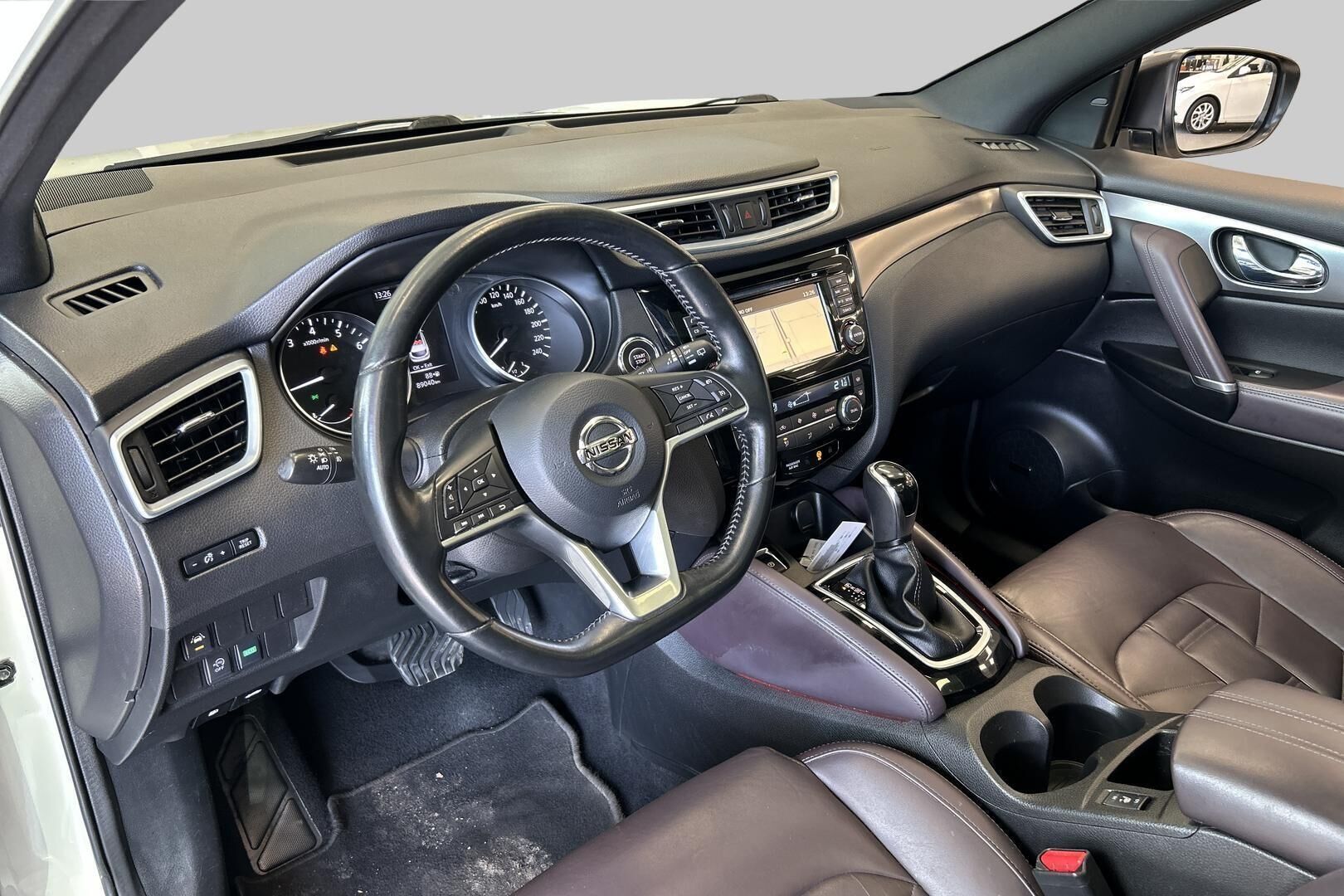 Nissan Qashqai iso kuva 9