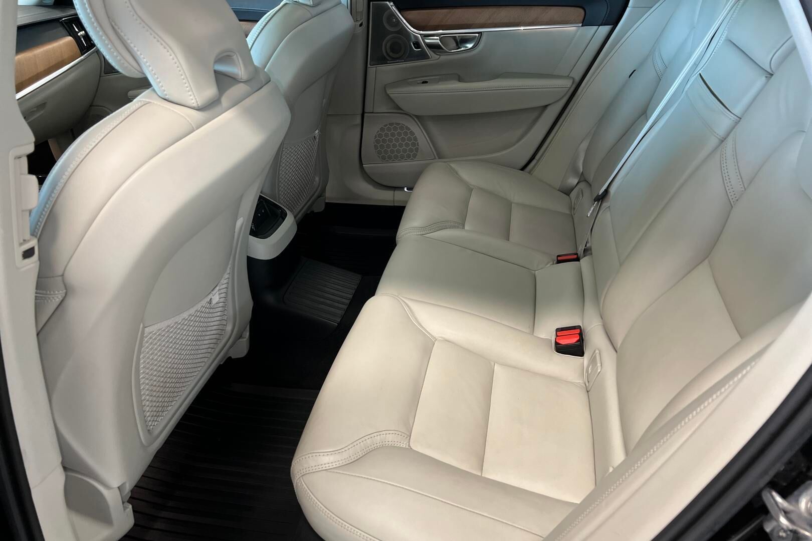 Volvo V90 iso kuva 8