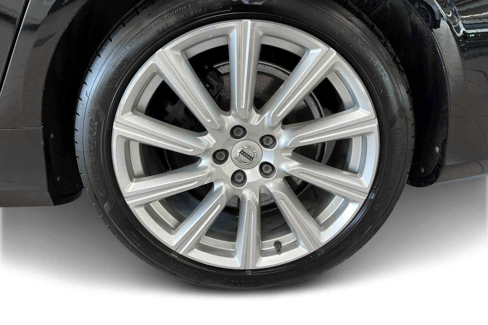 Volvo V90 iso kuva 10