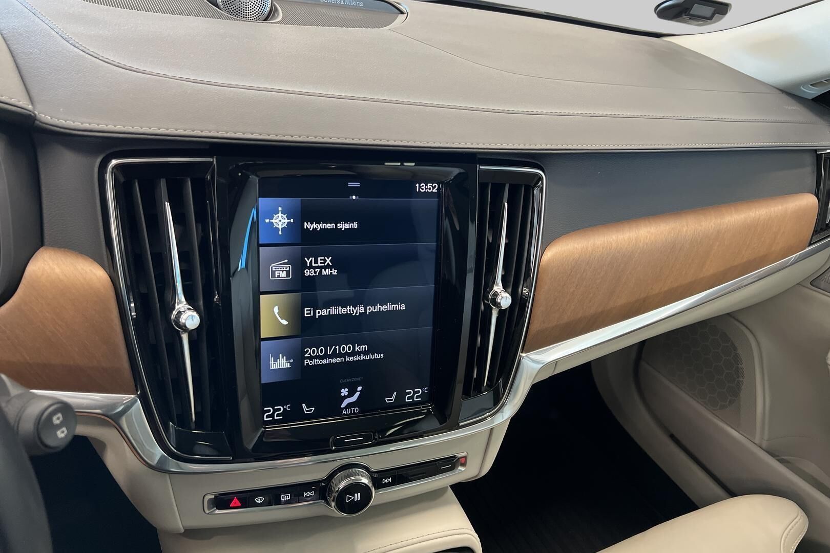 Volvo V90 iso kuva 11