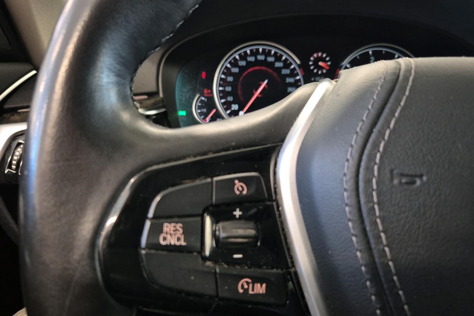 BMW 5-sarja iso kuva 24