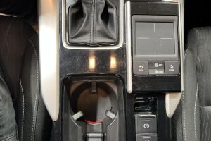 Mitsubishi Eclipse Cross esikatselu 16