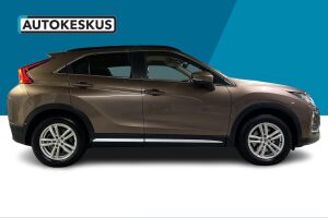 Mitsubishi Eclipse Cross esikatselu 4
