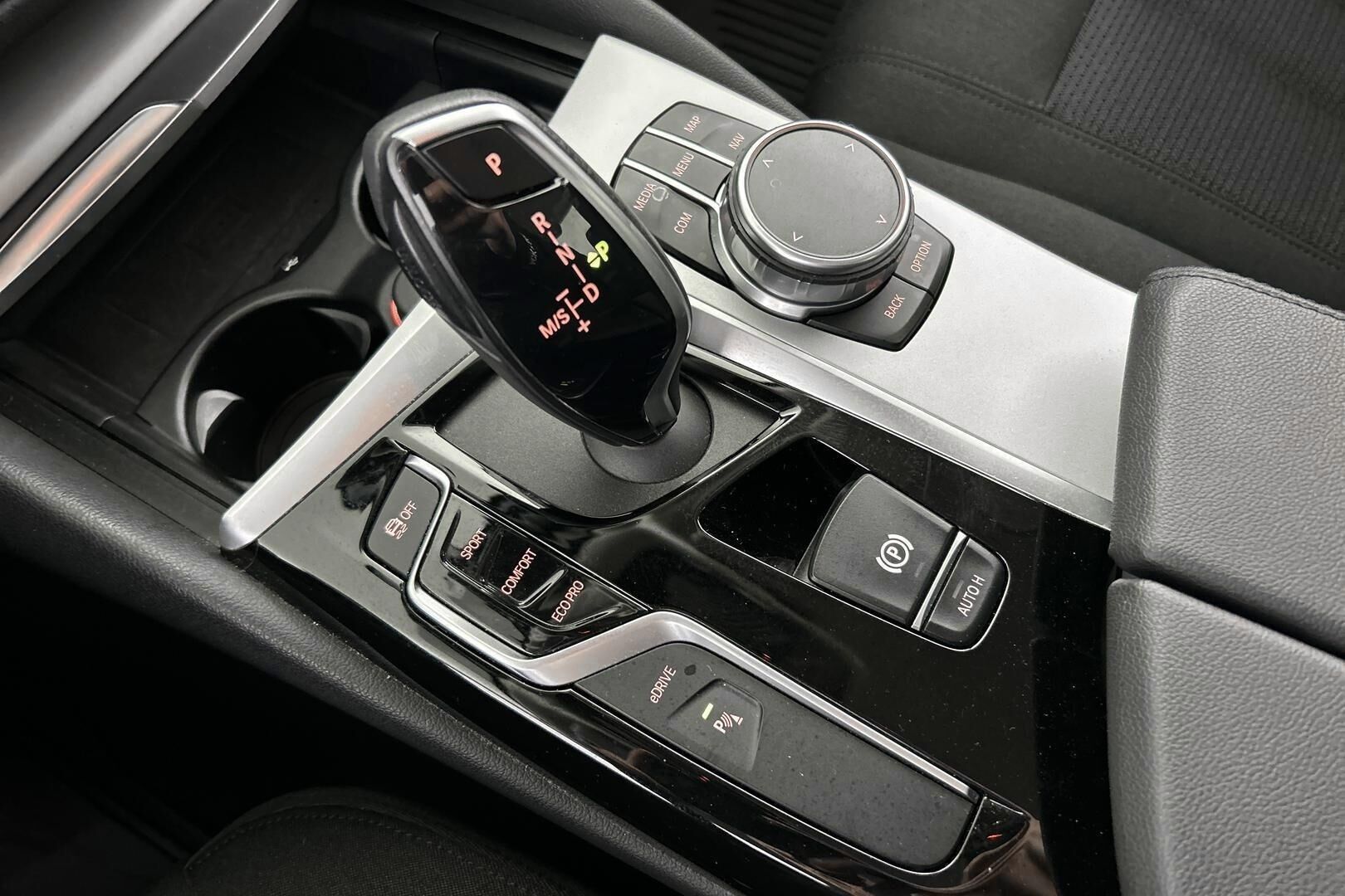 BMW 5-SARJA iso kuva 22