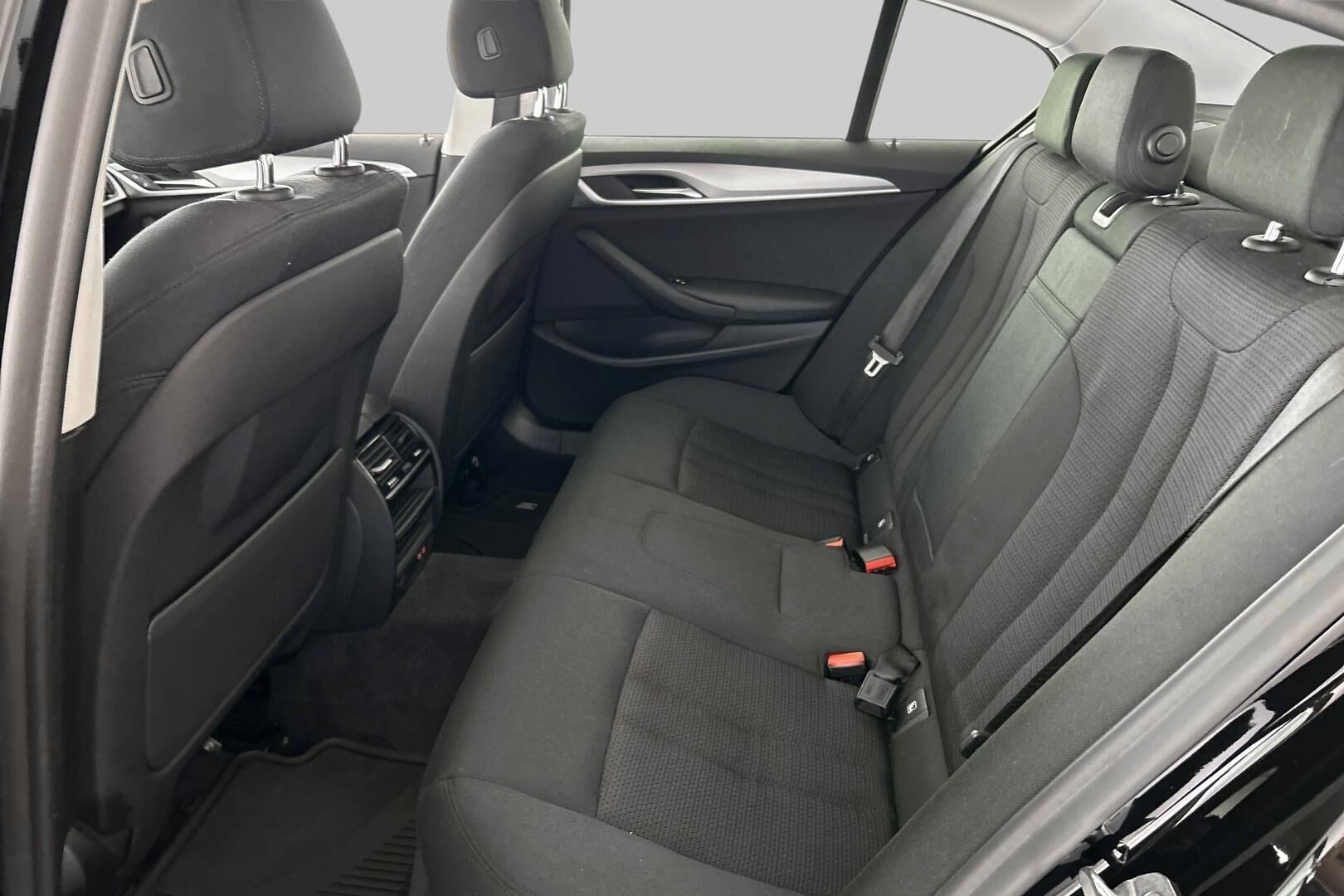 BMW 5-SARJA iso kuva 9