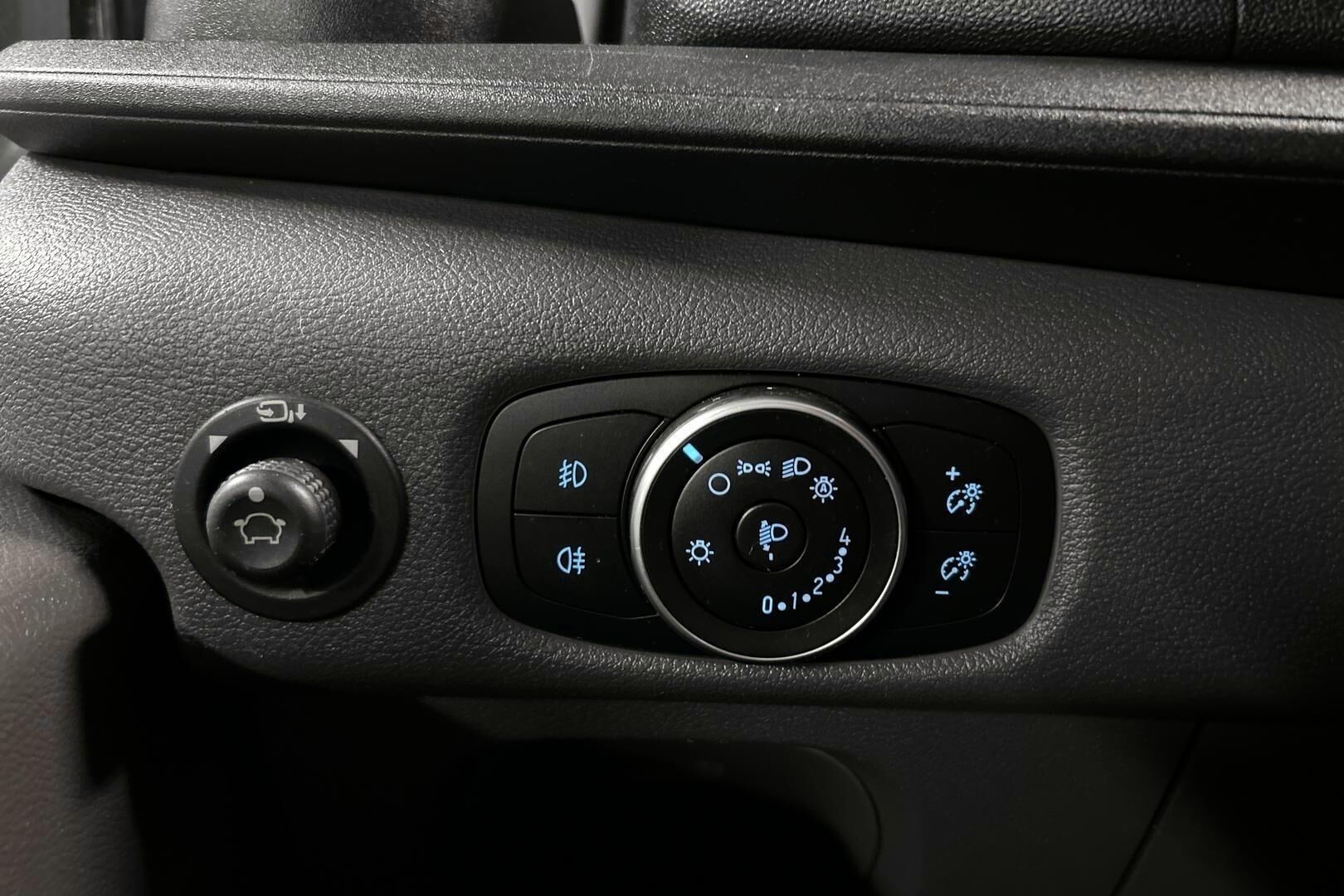 Ford Transit iso kuva 20