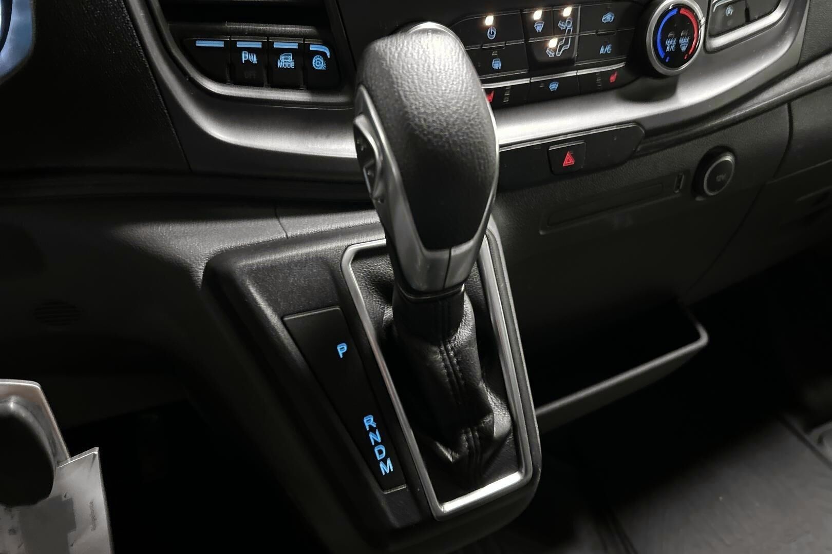 Ford Transit iso kuva 32