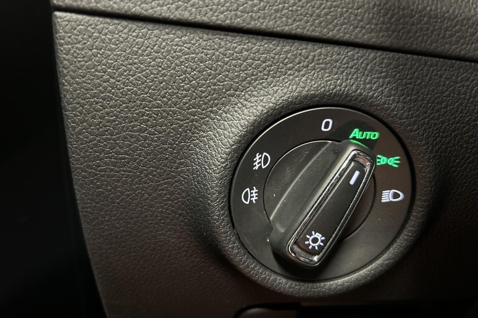 Skoda Superb iso kuva 26