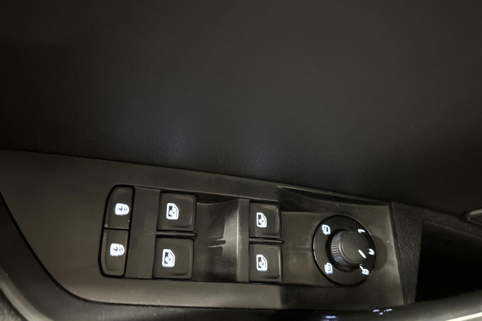 Skoda Superb iso kuva 27