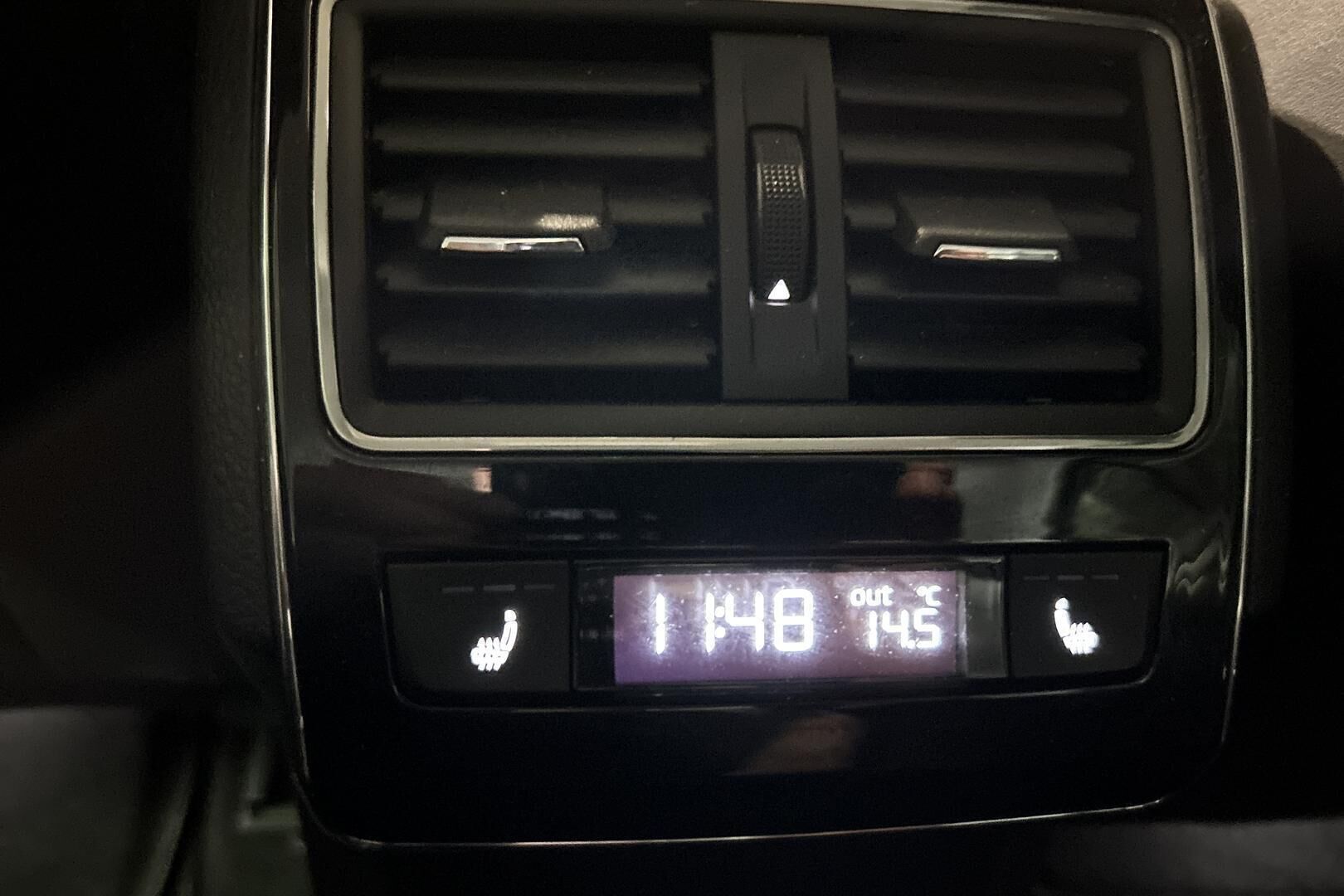 Skoda Superb iso kuva 30