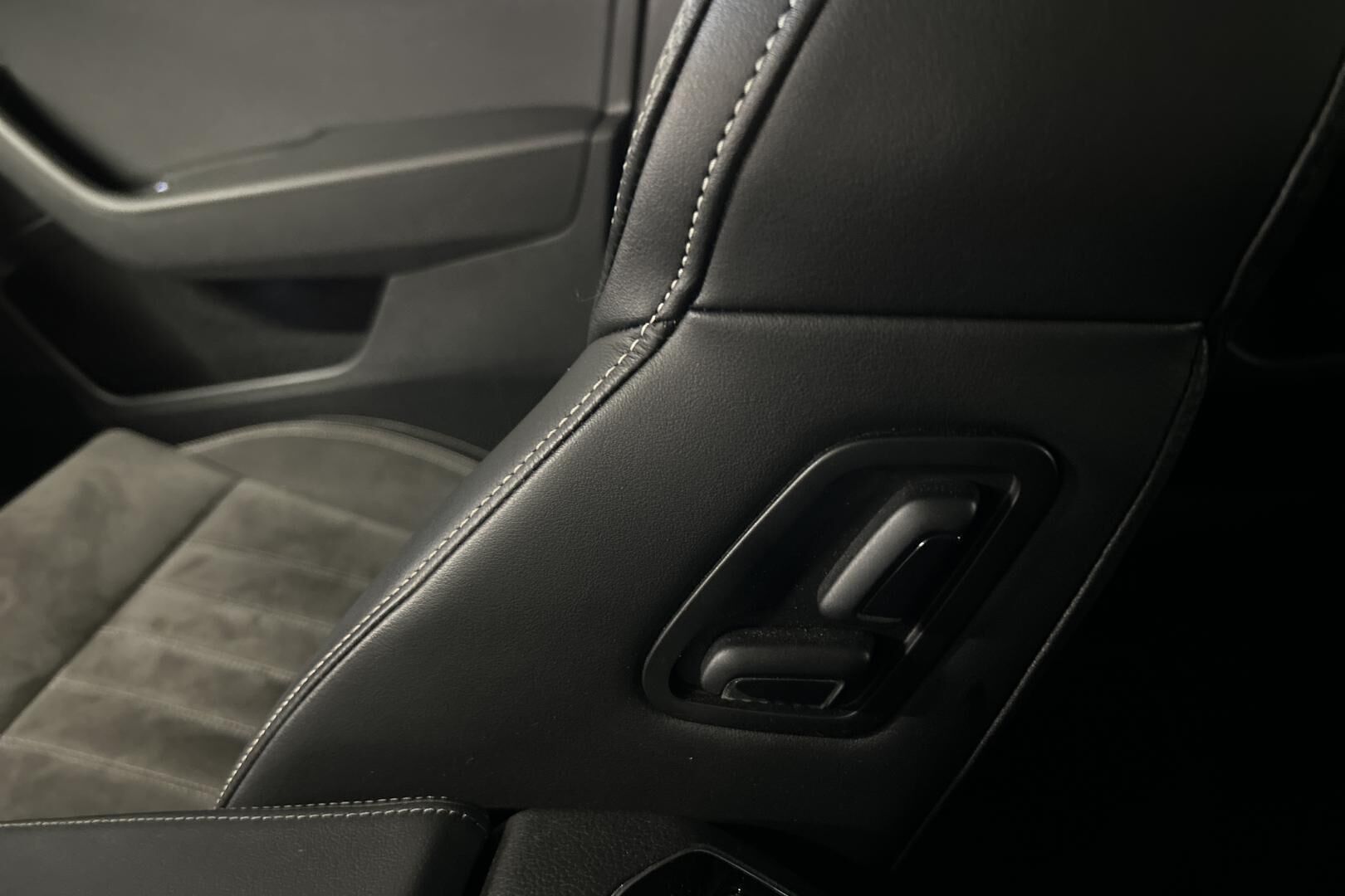 Skoda Superb iso kuva 31