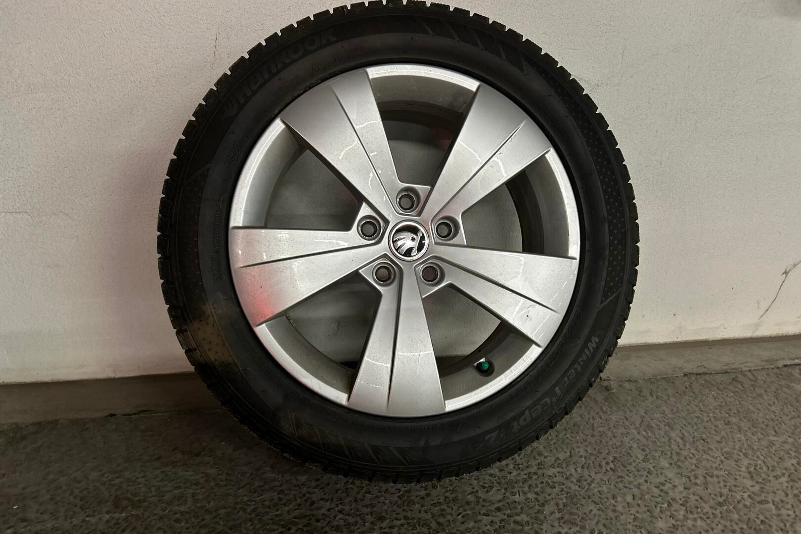 Skoda Superb iso kuva 34