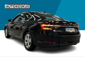 Skoda Superb esikatselu 8