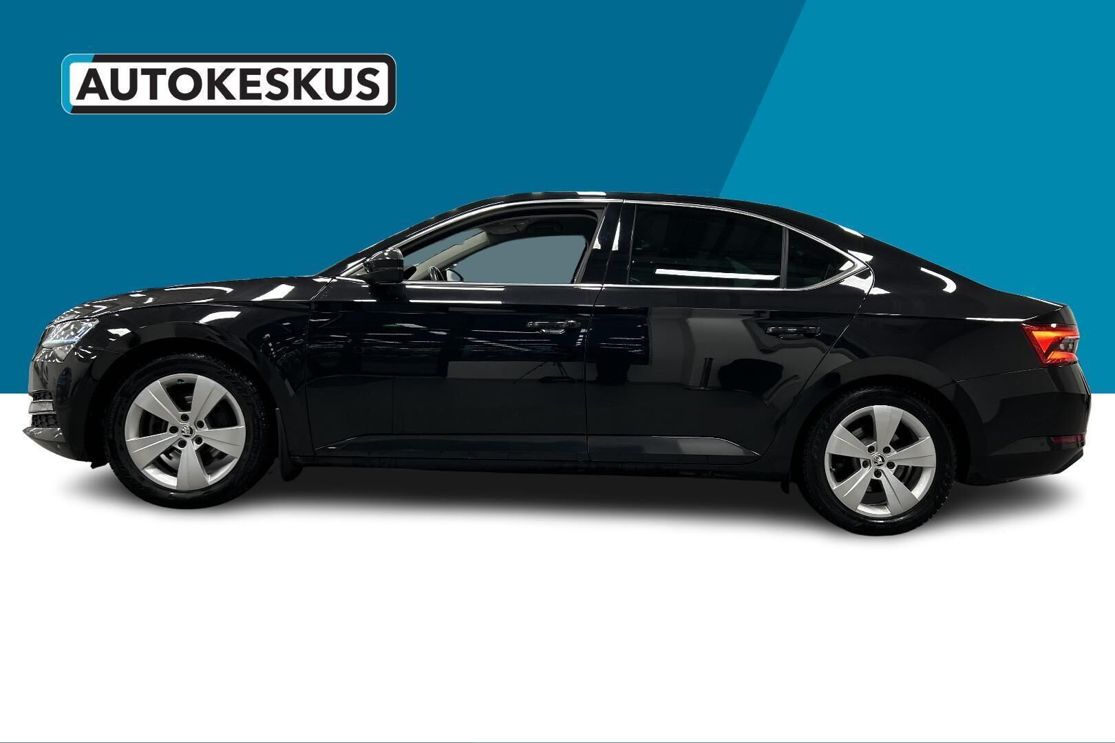 Skoda Superb iso kuva 9