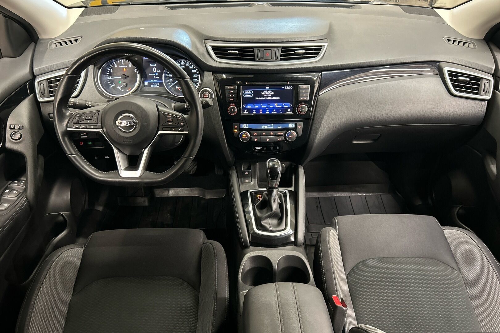 Nissan Qashqai iso kuva 6