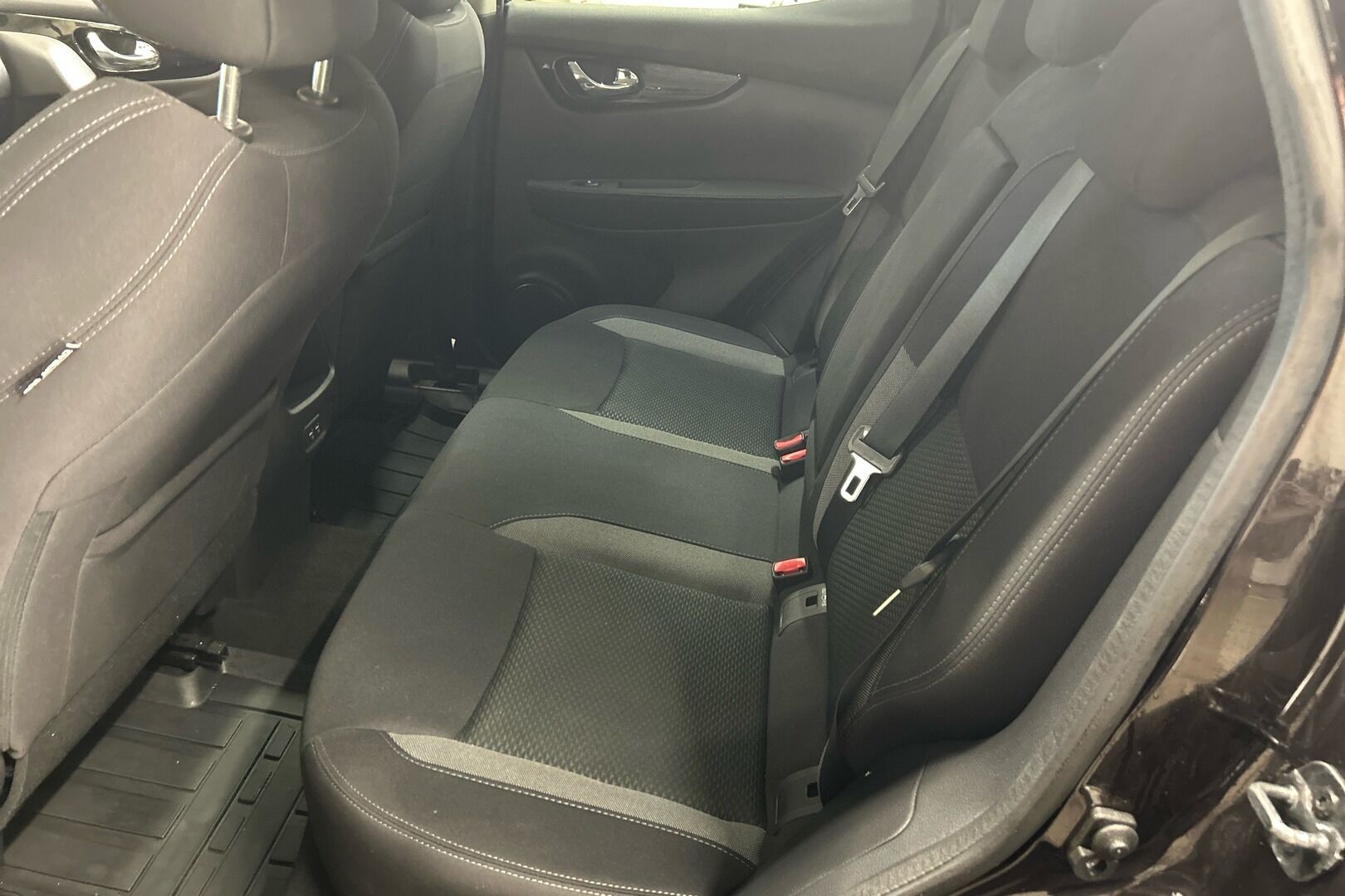 Nissan Qashqai iso kuva 8