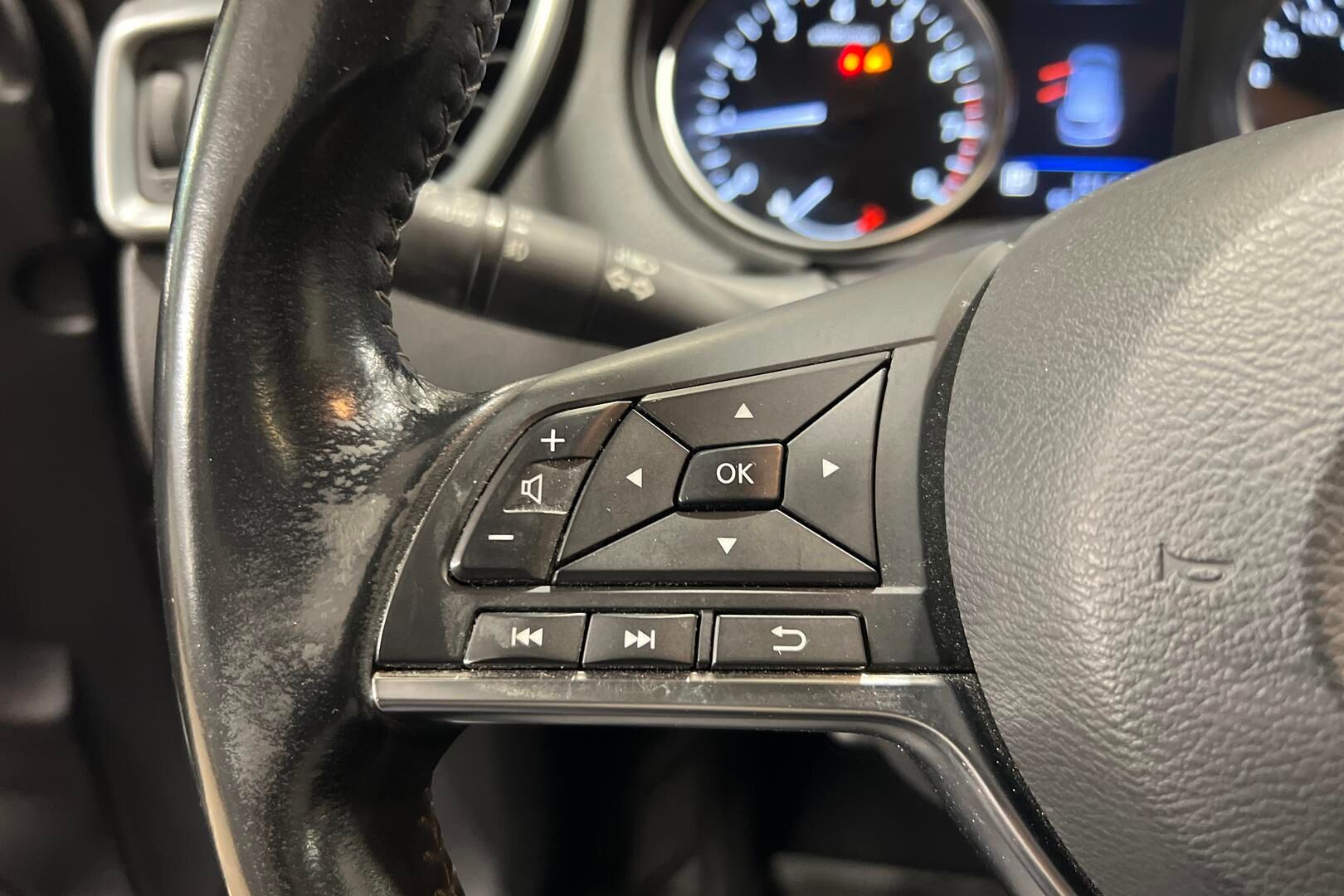 Nissan Qashqai iso kuva 17