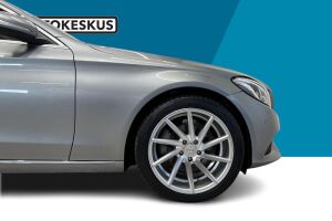 Mercedes-Benz C esikatselu 13