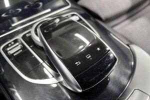 Mercedes-Benz C esikatselu 26