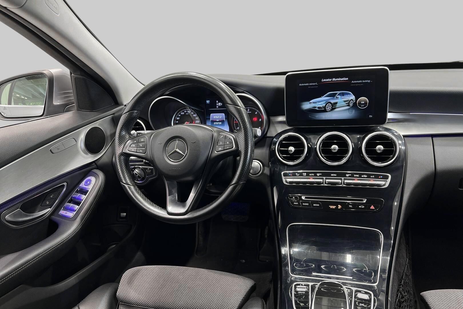 Mercedes-Benz C iso kuva 33